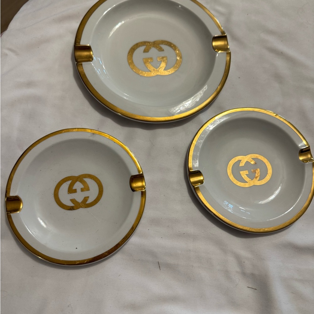 Gucci White and Gold Dining Ashtray Set